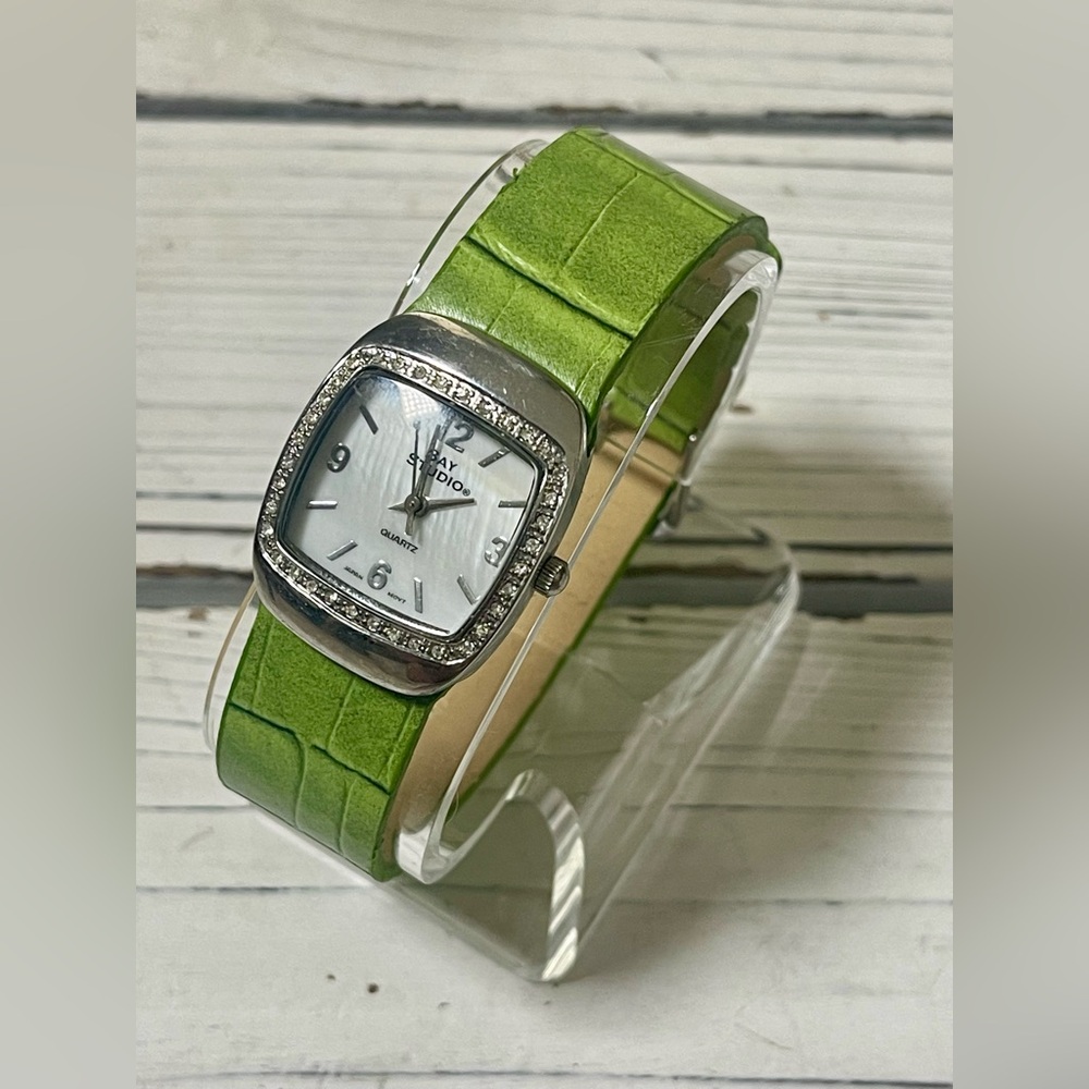 NEW‎ BATTERY Vintage 90's Y2K Watch Bay Studio Silver Green Band Crystal